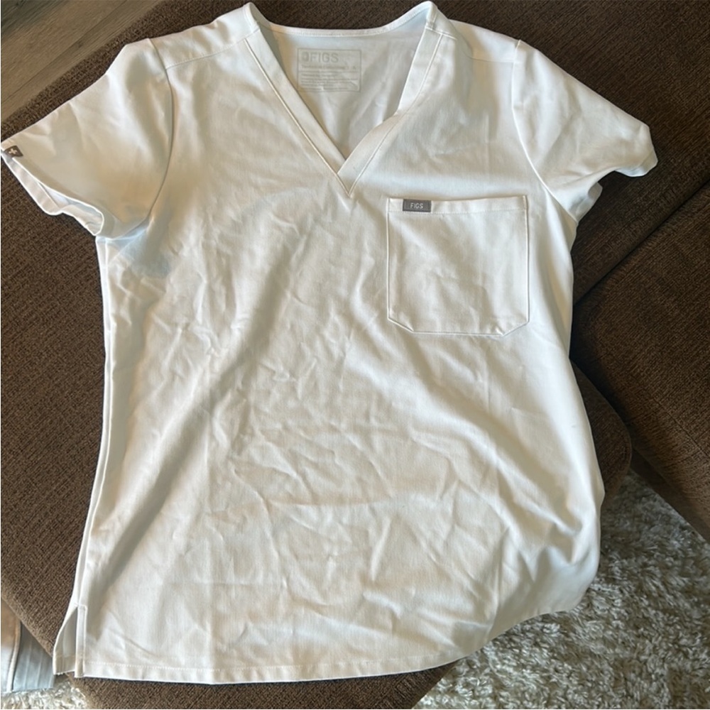 Figs White scrub top size small